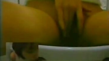Adegan handjob dengan Jennifer Mendez miang cerita sex melayu bawah umur dari Teksi Palsu