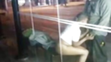 Adegan gaya anjing dengan Gia Love yang lucah melayu pancut dalam cantik dari Evil Angel